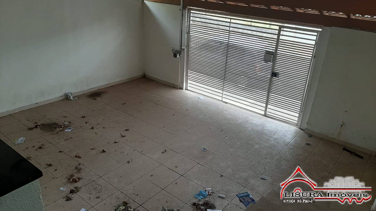 Casa para alugar com 3 quartos, 130m² - Foto 1