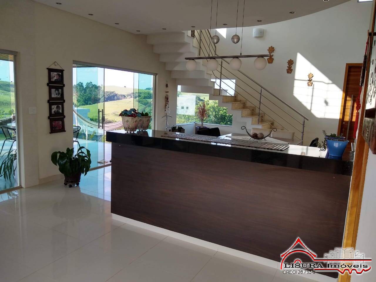 Casa de Condomínio à venda com 3 quartos, 305m² - Foto 3