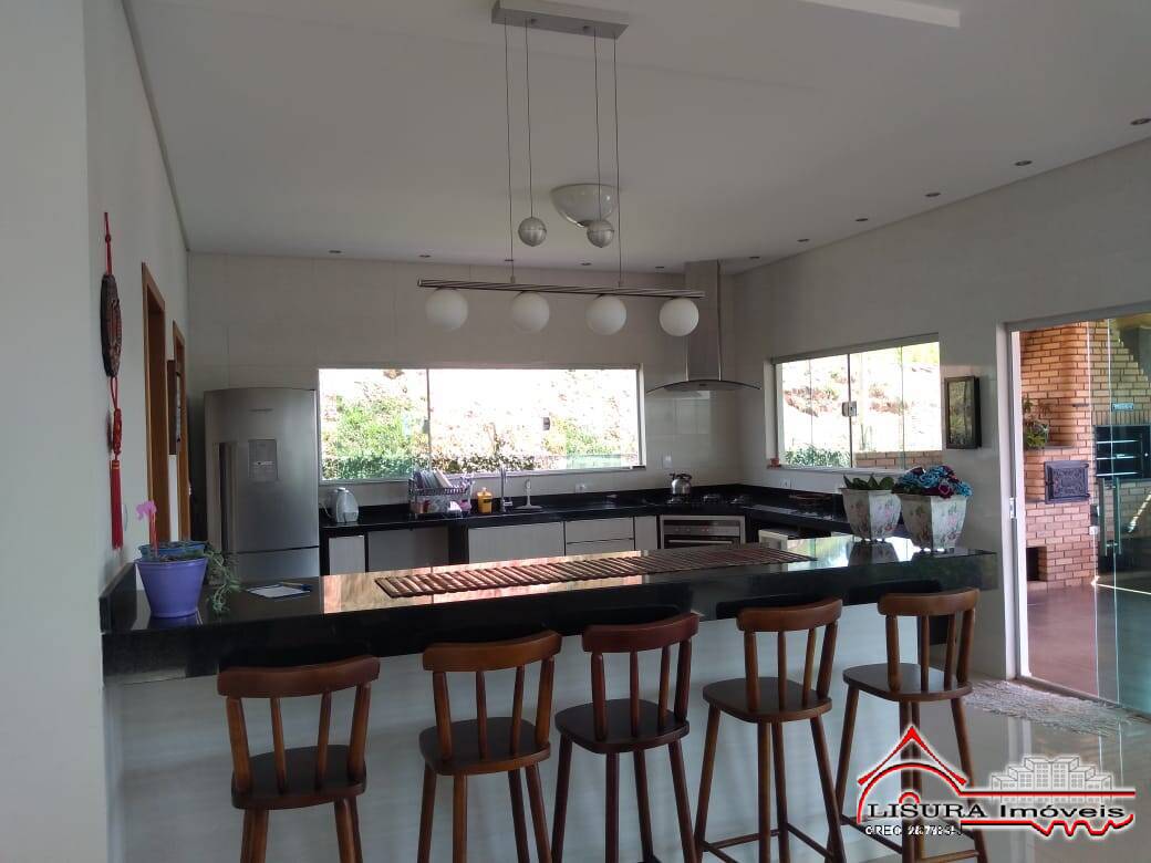 Casa de Condomínio à venda com 3 quartos, 305m² - Foto 5