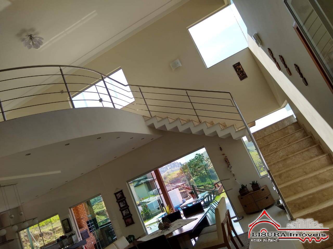 Casa de Condomínio à venda com 3 quartos, 305m² - Foto 4