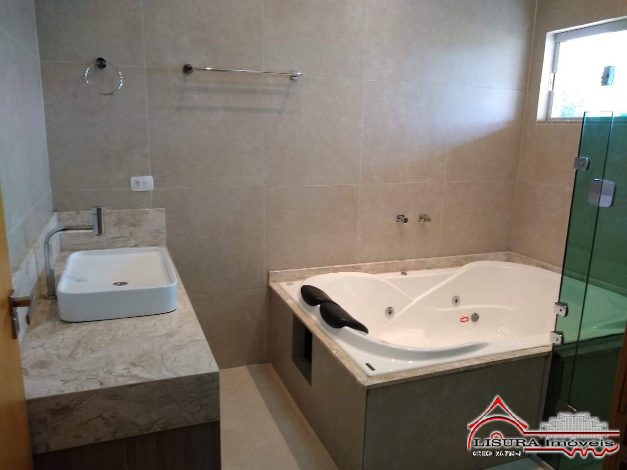 Casa de Condomínio à venda com 3 quartos, 305m² - Foto 31