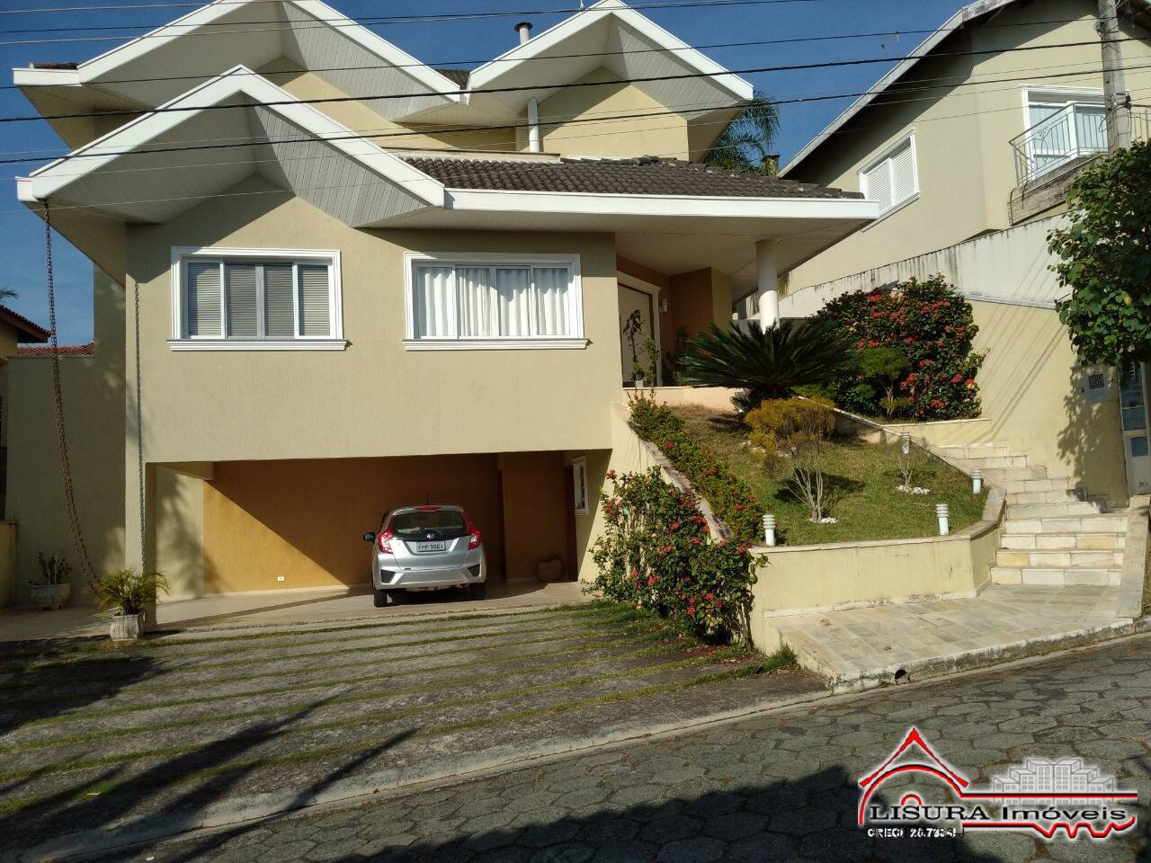 LINDA CASA ALTO PADRÃO NO JD COLEGINHO JACAREÍ SP