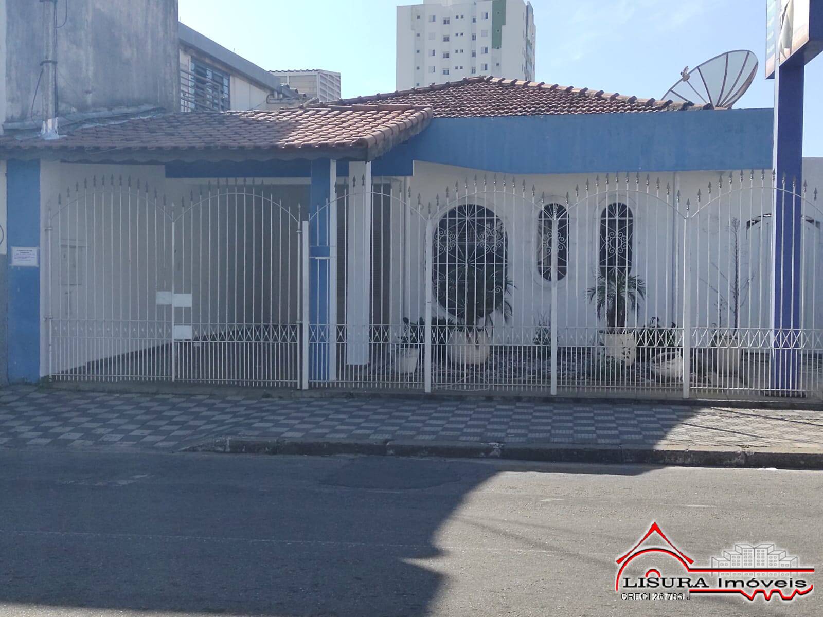 (I) CASA NO CENTRO DE JACAREÍ SP RESIDENCIAL OU COMERCIAL