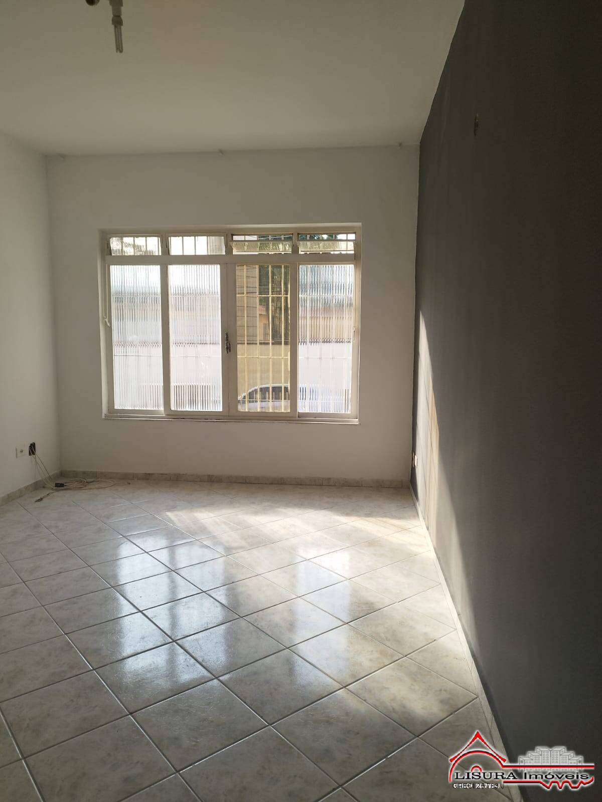 CASA PARA LOCAÇÃO NO CENTRO / VILA APRAZIVEL DE JACAREÍ SP ATRAS DO SENI