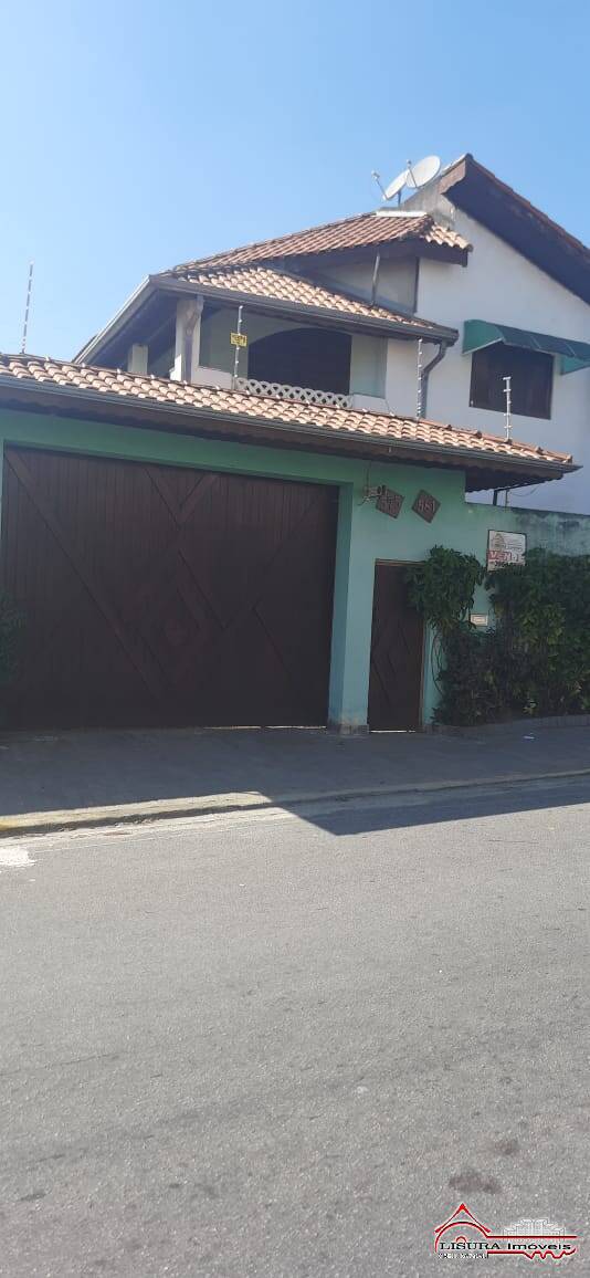 Casa à venda com 3 quartos, 284m² - Foto 1