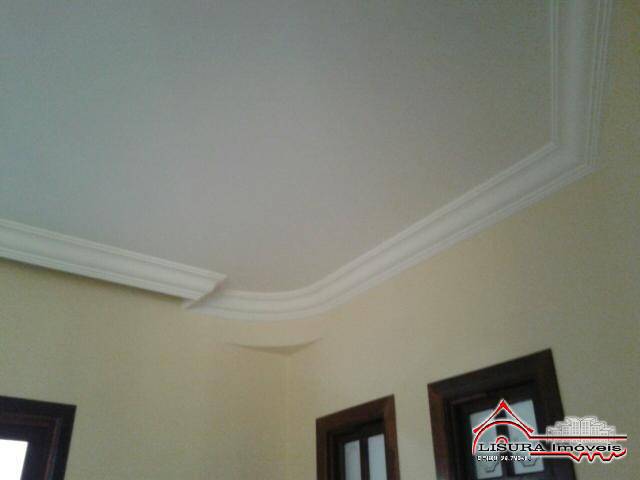 Casa à venda com 3 quartos, 242m² - Foto 4