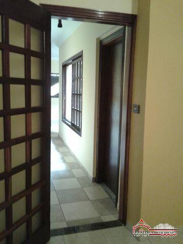 Casa à venda com 3 quartos, 242m² - Foto 10