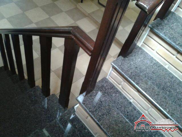 Casa à venda com 3 quartos, 242m² - Foto 13