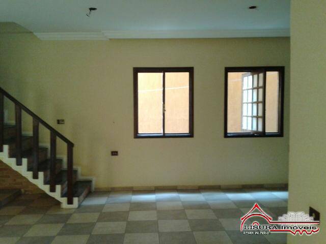 Casa à venda com 3 quartos, 242m² - Foto 3